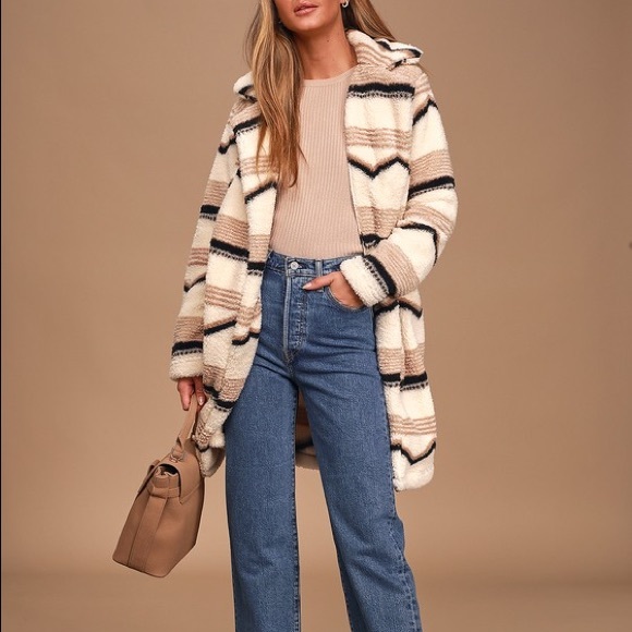 Billabong Fuzzy Coat - Picture 1 of 6